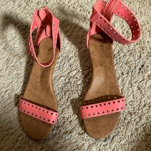 Super cute Uggs sandals